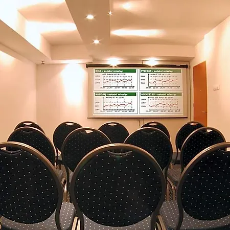 Dom Casimi Oda ve Kahvaltı 3*