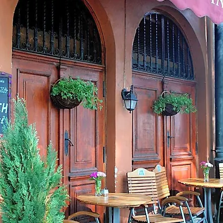 Oda ve Kahvaltı Dom Casimi